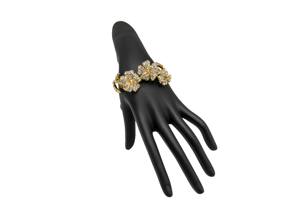 Bracciale Luce con pendente a fiore "Luminoso e delicatissimo" impreziosito da luminose e lucenti pietre swarovski.