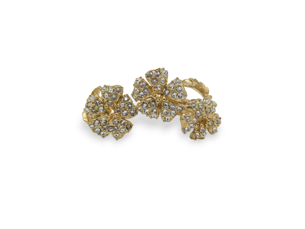 Bracciale Luce con pendente a fiore "Luminoso e delicatissimo" impreziosito da luminose e lucenti pietre swarovski.