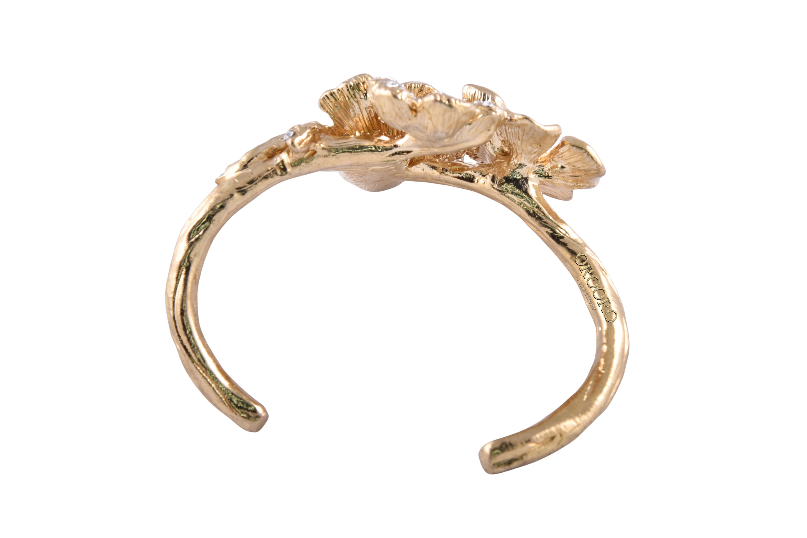Bracciale Rose con pendente a tre “Luminosi e delicatissimi fiori”, impreziositi da punti luce in swarovski.