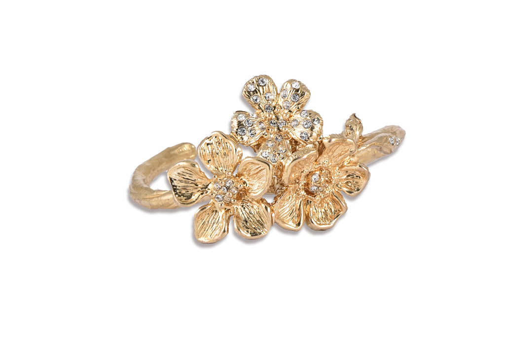 Parure Rose con Pendenti a tre luminosi fiori, impreziositi da pietre swarovski
